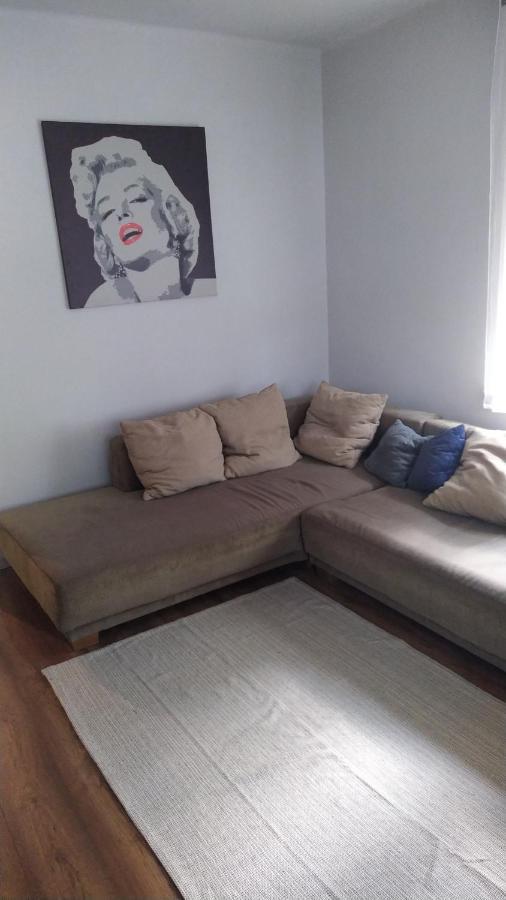 Tulipan Vendeghaz Apartment Siofok Bagian luar foto