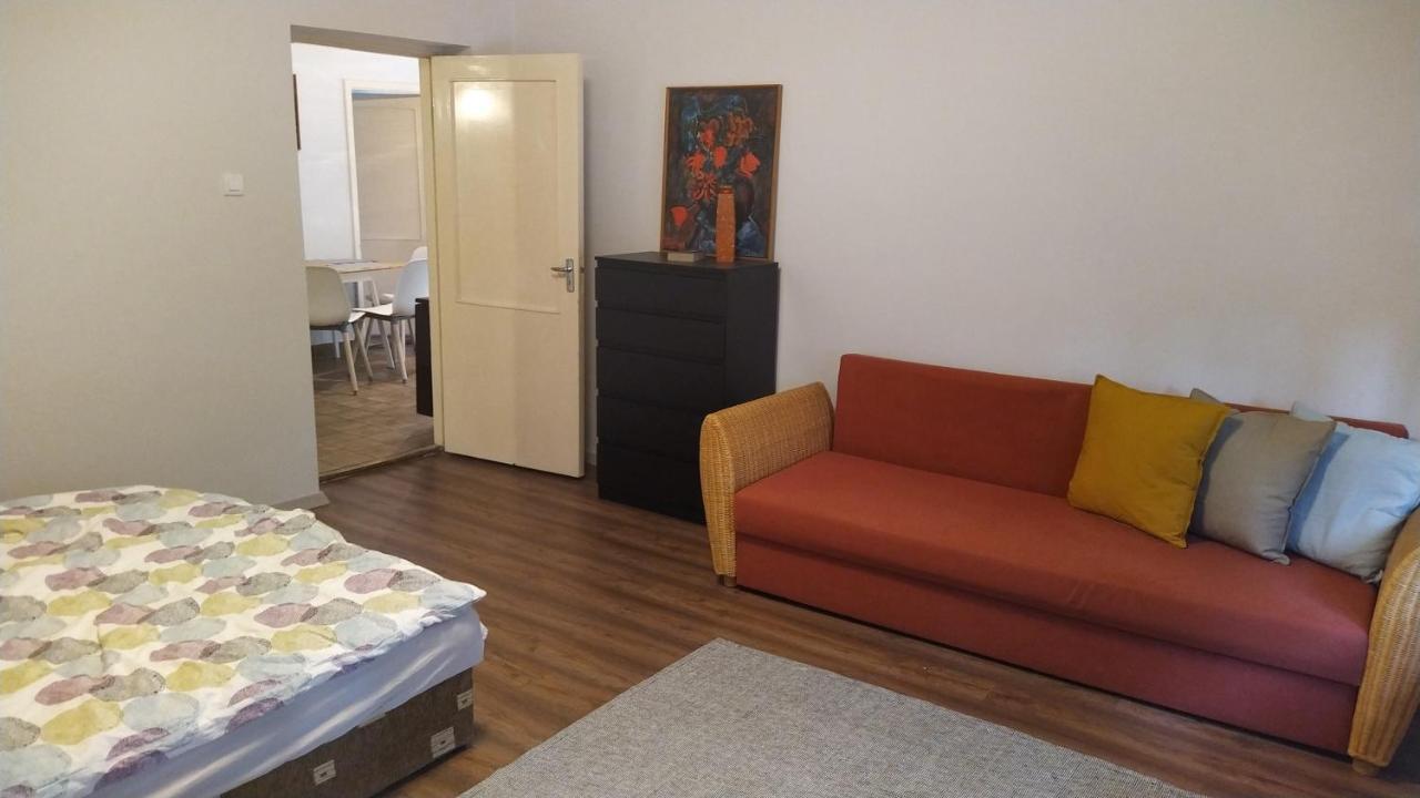Tulipan Vendeghaz Apartment Siofok Bagian luar foto