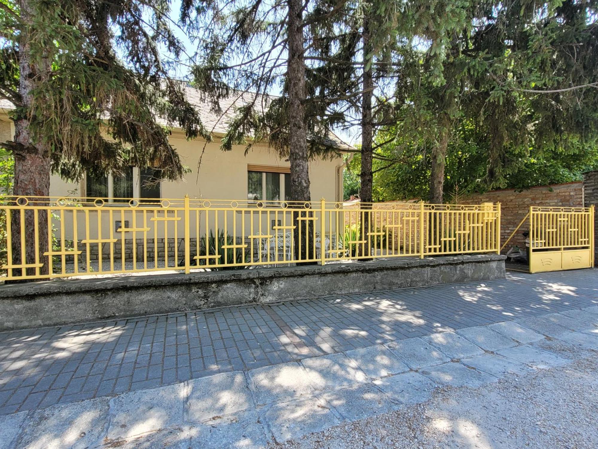 Tulipan Vendeghaz Apartment Siofok Bagian luar foto