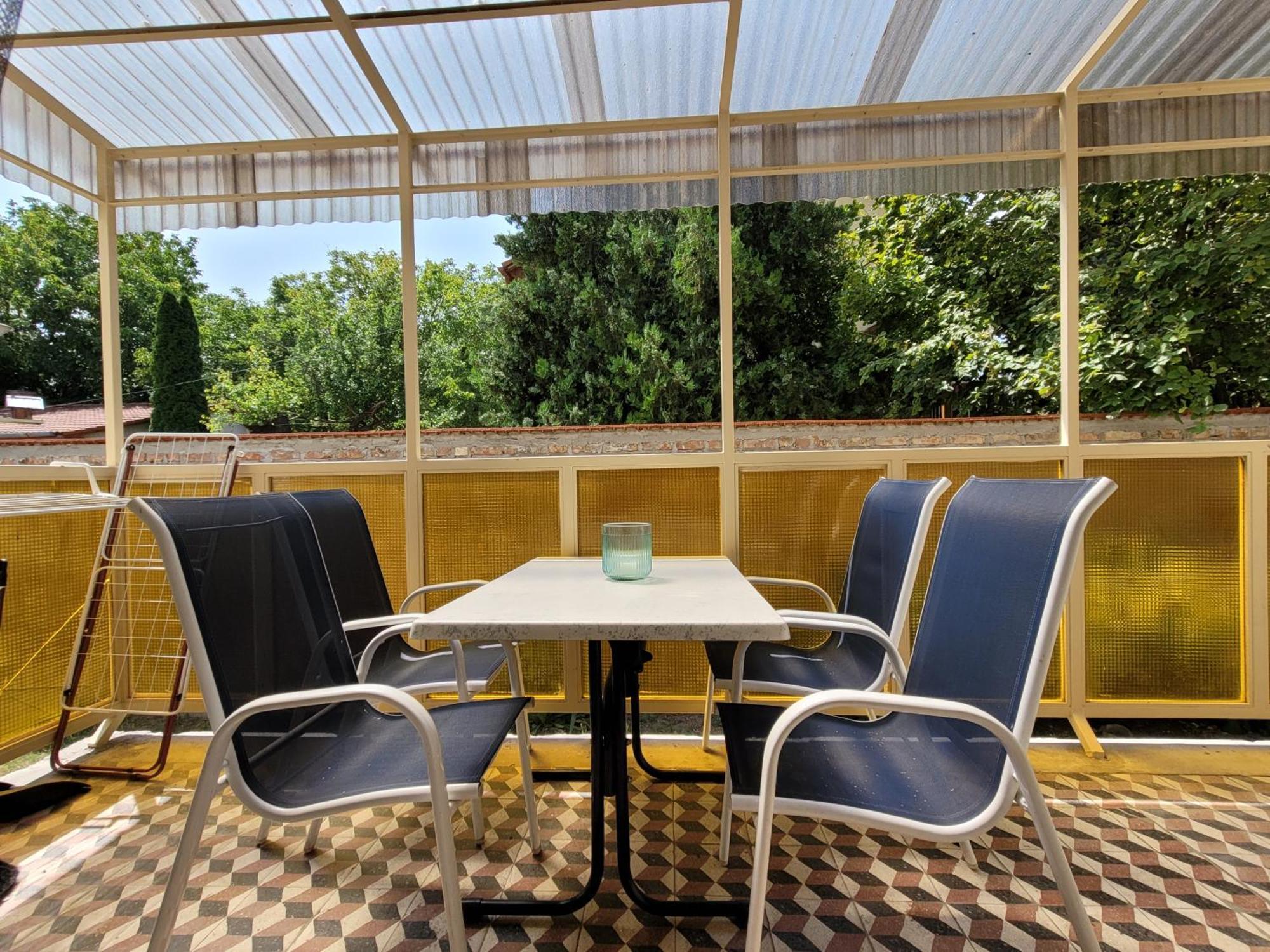 Tulipan Vendeghaz Apartment Siofok Bagian luar foto