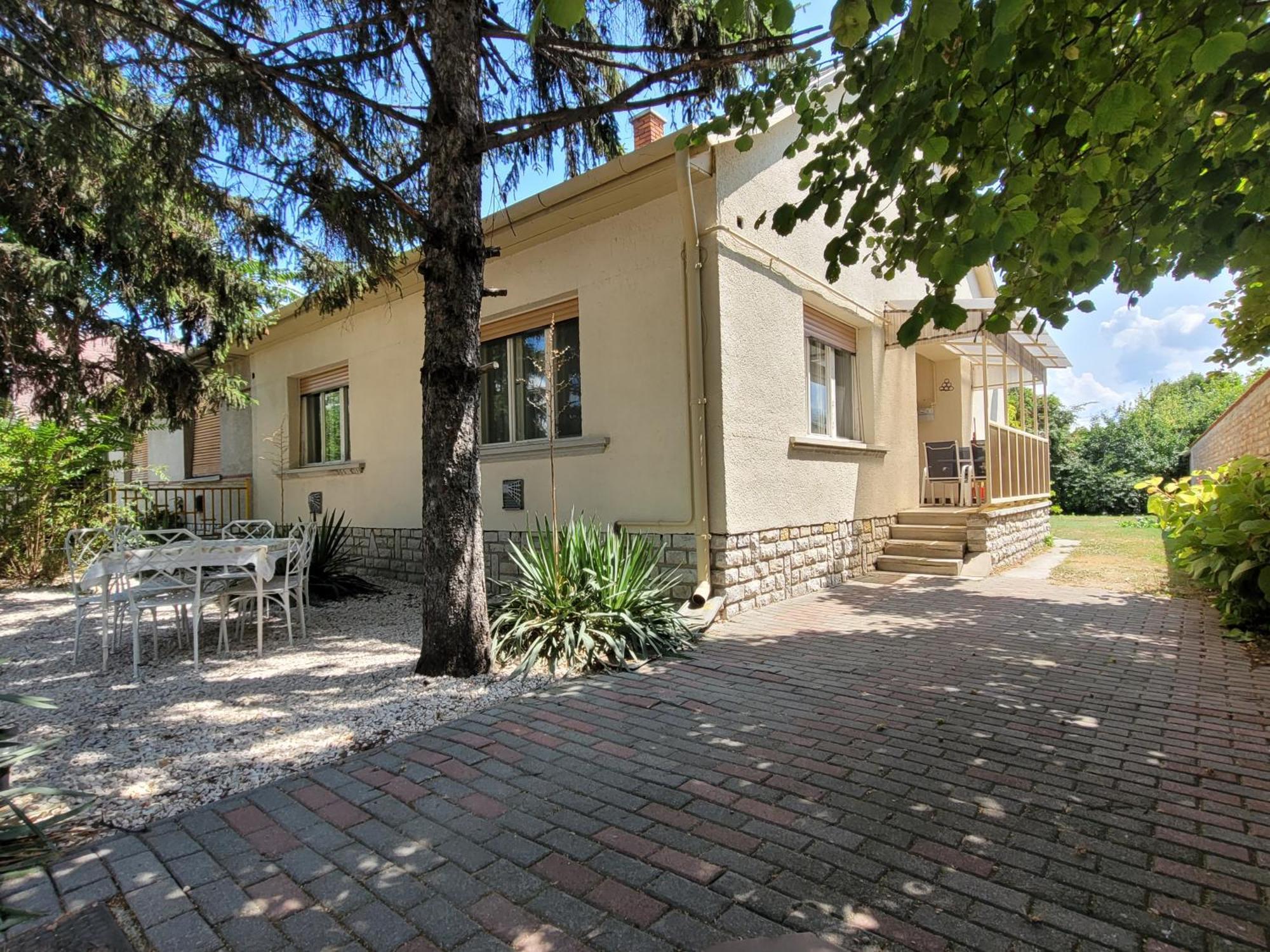 Tulipan Vendeghaz Apartment Siofok Bagian luar foto